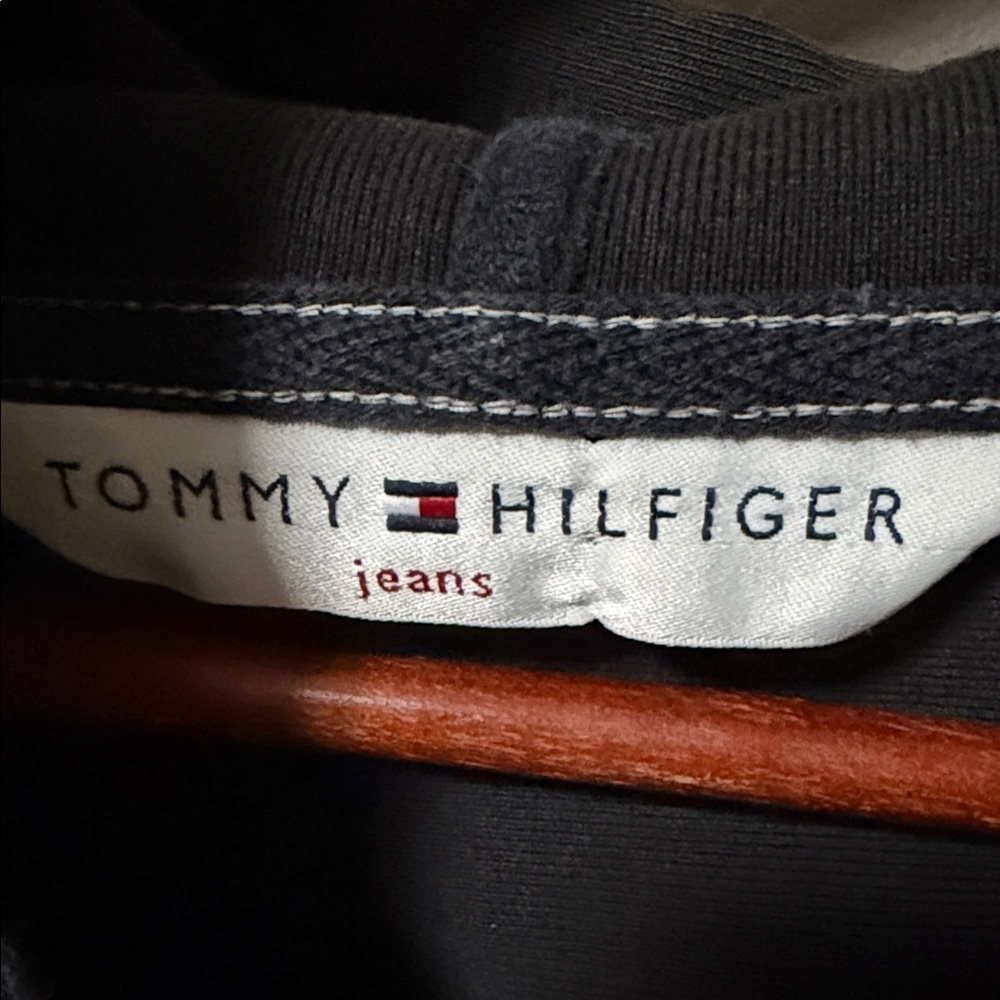 Vintage 2002 Tommy Hilfiger Black Hoodie with Red Detail SZ MD thick waistband - Picture 2 of 10